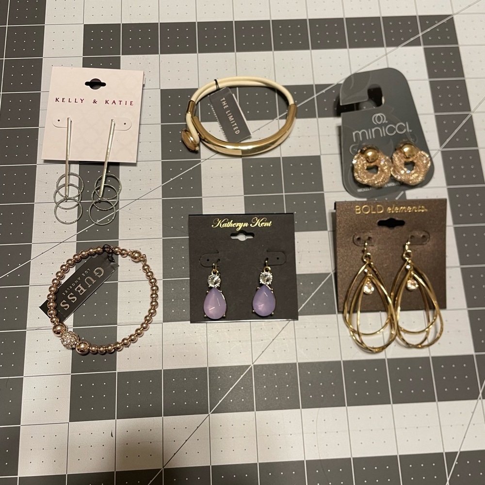 Silver and Gold Toned Jewelry‎ Lot G06 6620